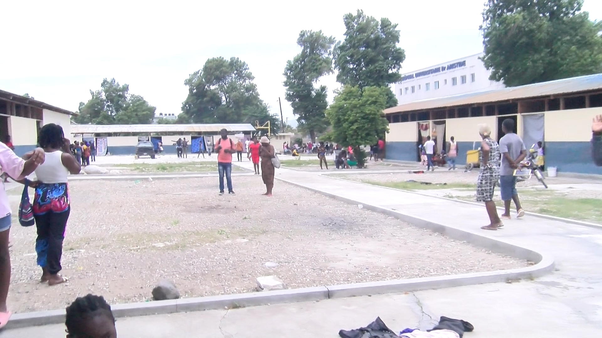 152 familles provisoirement hébergées au Lycée de Caradeux